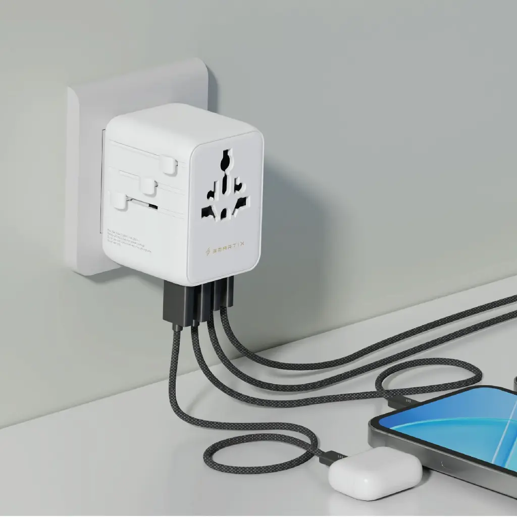 SmartixPremiumInternationalTravelAdaptor45WPDWhite-03_3000x.webp